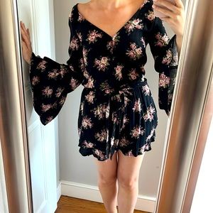 AMERICAN EAGLE Floral Long Bell Sleeve Romper